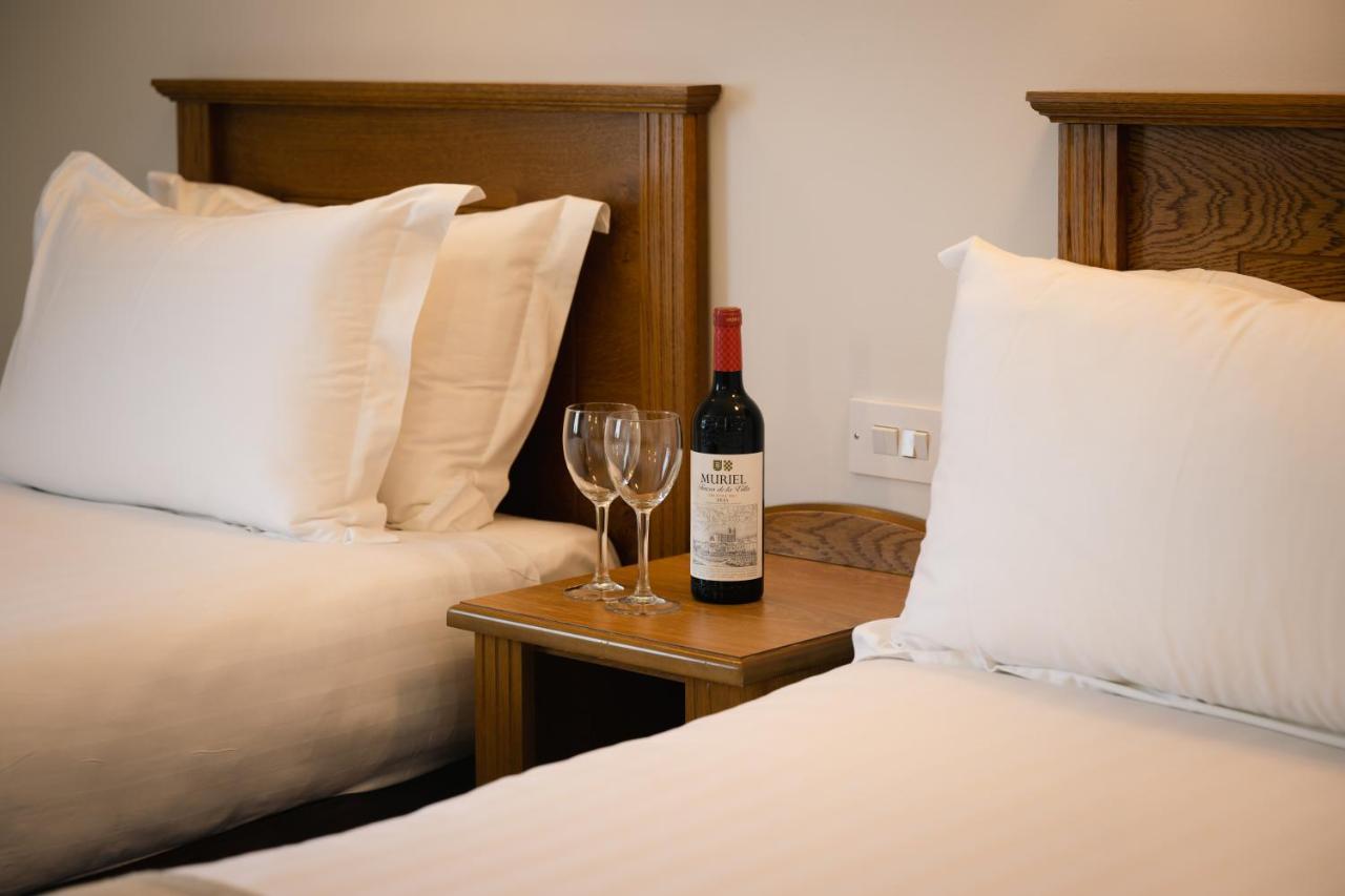 Downhill Inn Баллина Экстерьер фото